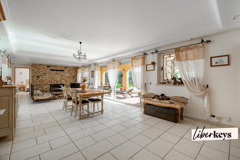 Villa - 160 m² - 5 pièces