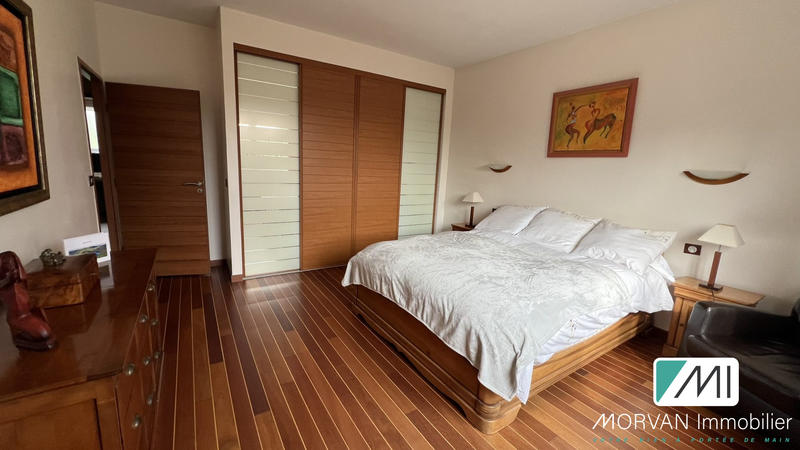 Maison - 240 m² - 7 pièces