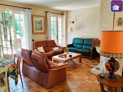 Maison - 213 m² - 7 pièces