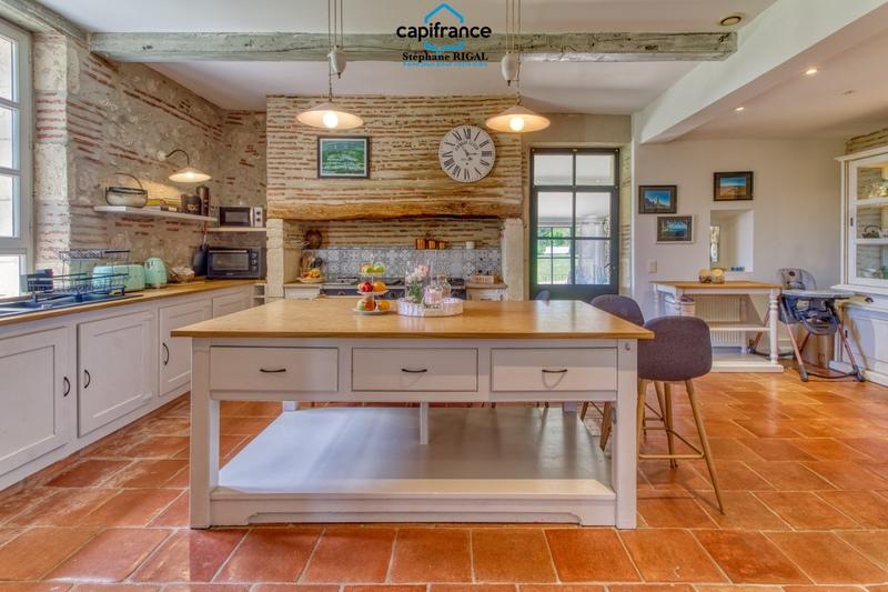 Maison de maîtres - 360 m² - 10 pièces