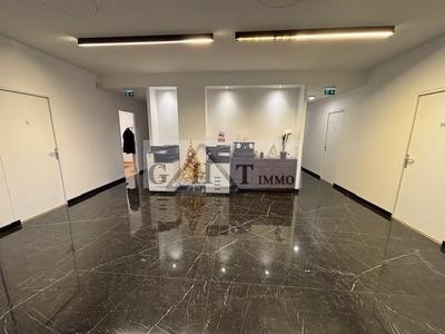 Bureau - 238 m²