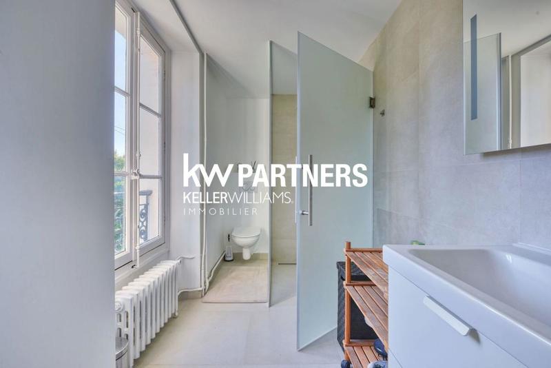 Demeure - 351 m² - 8 pièces