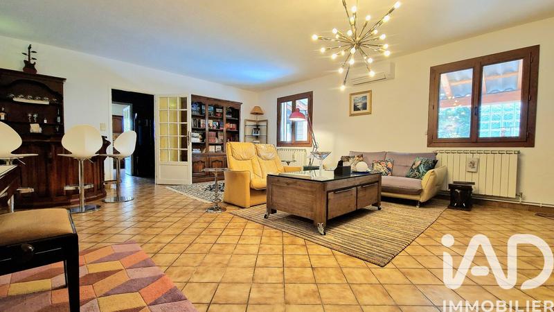 Maison - 181 m² - 5 pièces