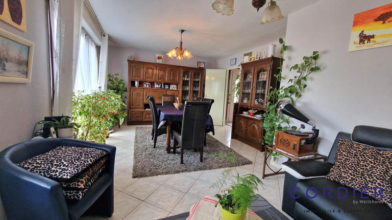 Maison - 100 m² - 6 pièces