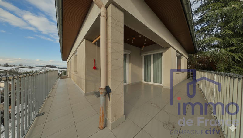 Maison - 222 m² - 8 pièces