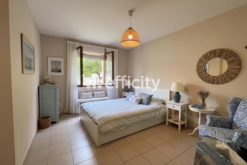 Villa - 100 m² - 5 pièces