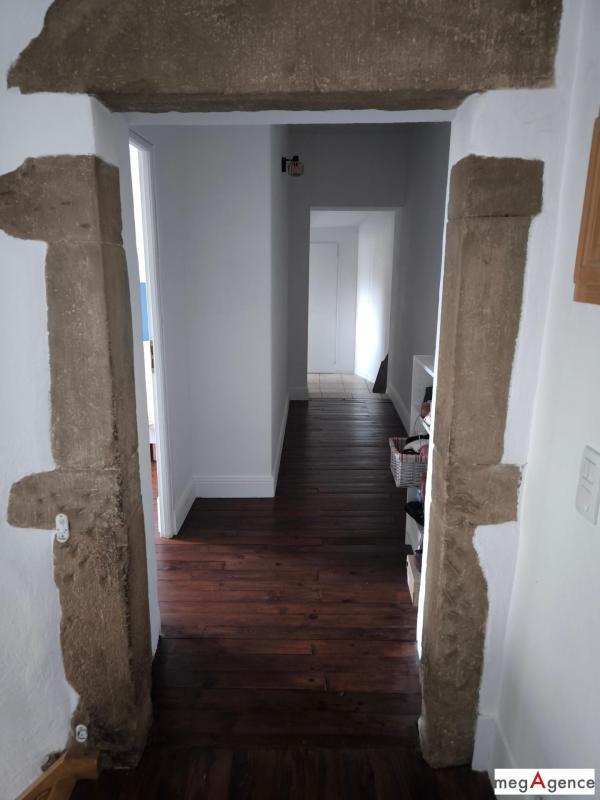 Propriété - 185 m² - 6 pièces