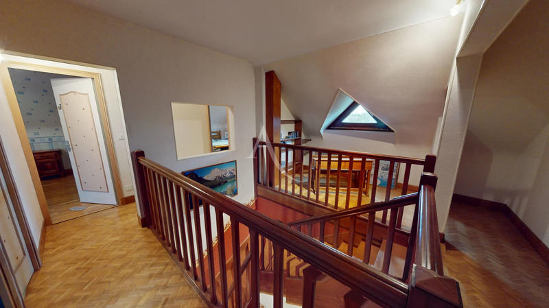 Maison - 169 m² - 6 pièces