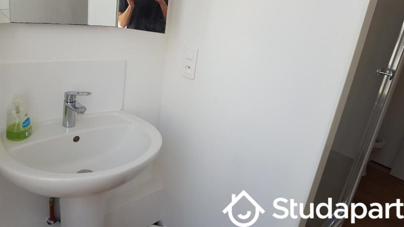 Chambre - 9 m² - 1 pièce