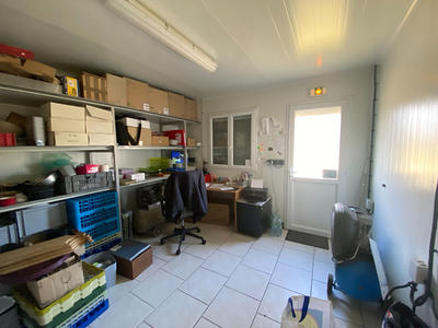 Local d'activité / Entrepôt - 140 m² - 5 pièces