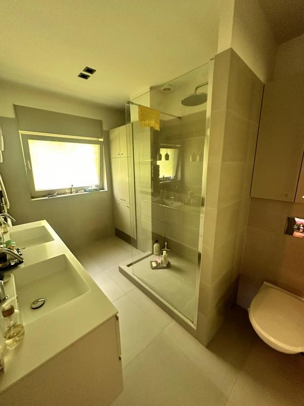 Maison - 300 m² - 8 pièces