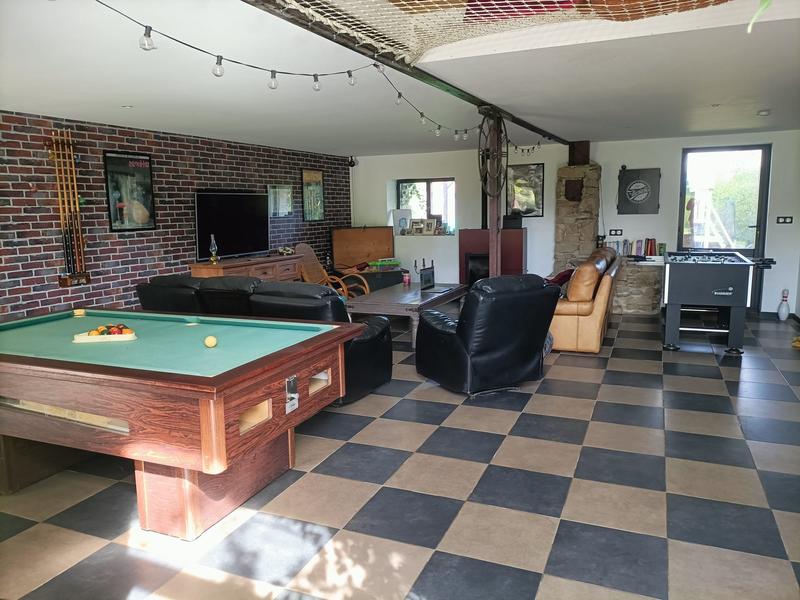 Maison - 240 m² - 9 pièces