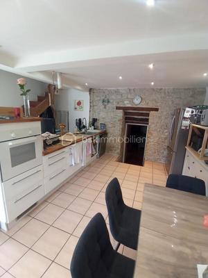 Maison - 230 m² - 6 pièces