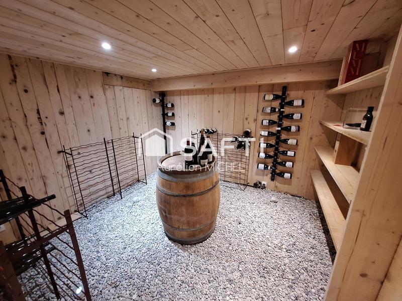 Maison - 245 m² - 9 pièces