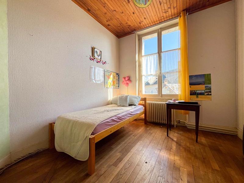 Maison - 224 m² - 11 pièces