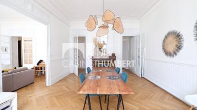 Appartement - 176 m² - 6 pièces