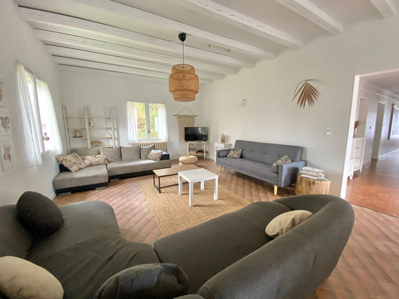 Maison - 220 m² - 7 pièces