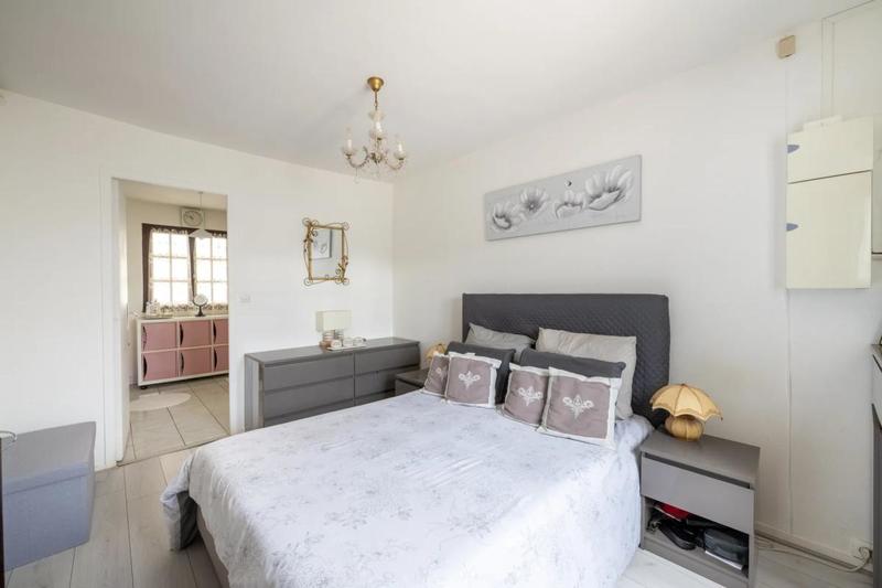 Appartement - 140 m² - 6 pièces