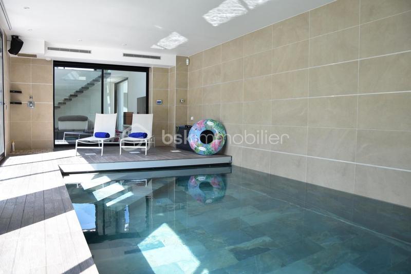 Maison d'architecte - 264 m² - 7 pièces