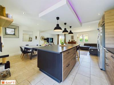 Maison - 110 m² - 4 pièces