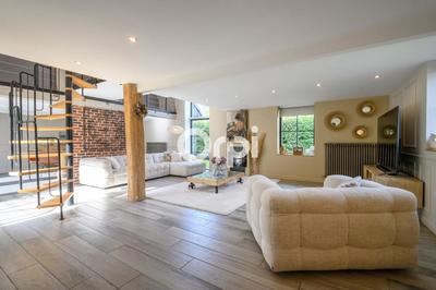 Maison - 215 m² - 6 pièces