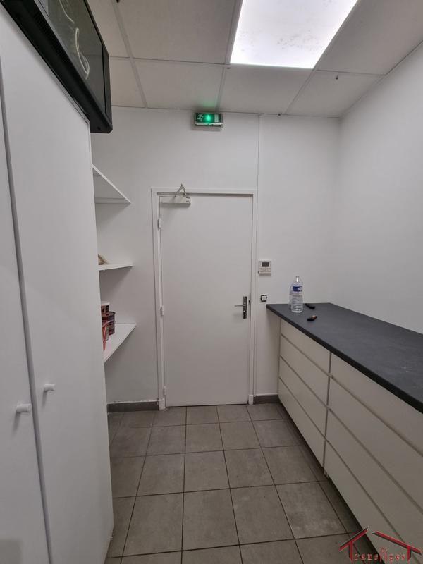 Local commercial - 126 m² - 2 pièces