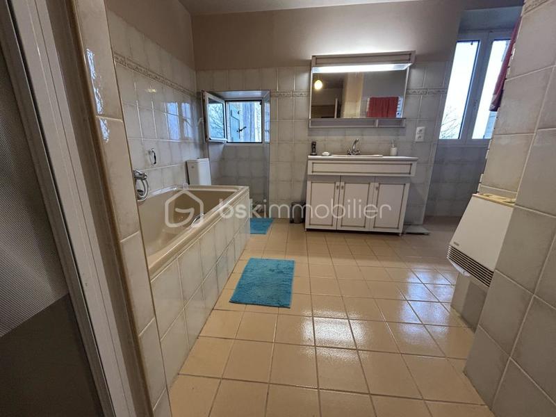 Maison en pierre - 250 m² - 8 pièces