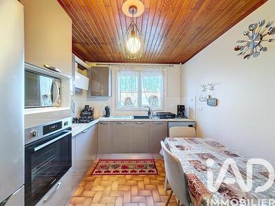 Maison - 93 m² - 5 pièces