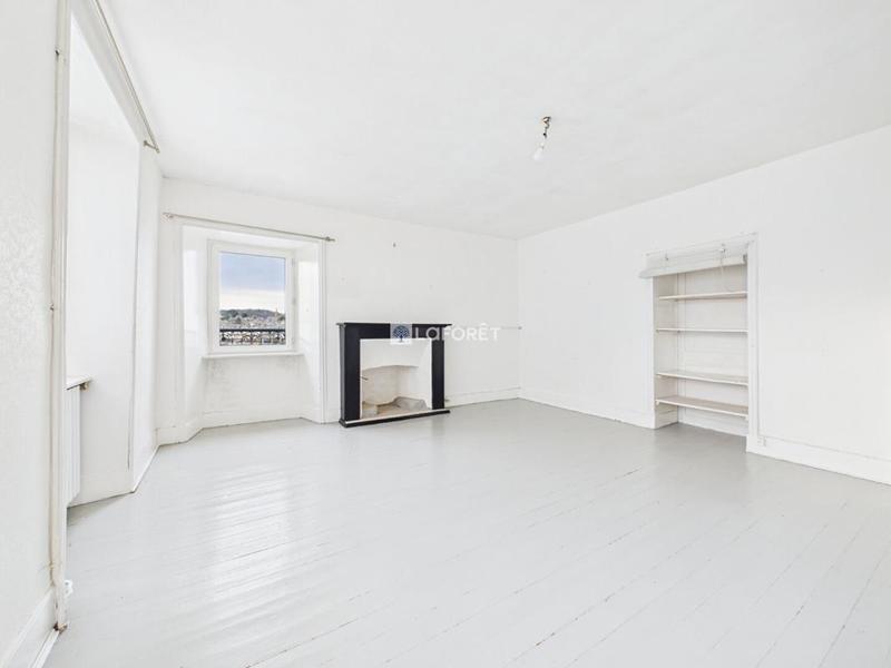 Maison - 234 m² - 9 pièces