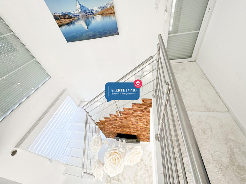 Maison - 208 m² - 10 pièces