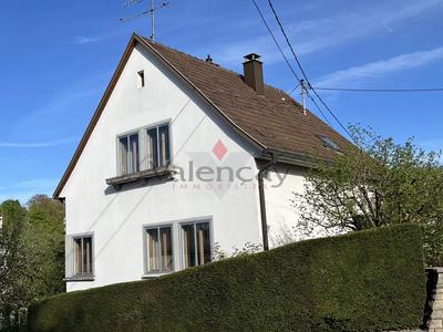 Maison - 95 m² - 5 pièces