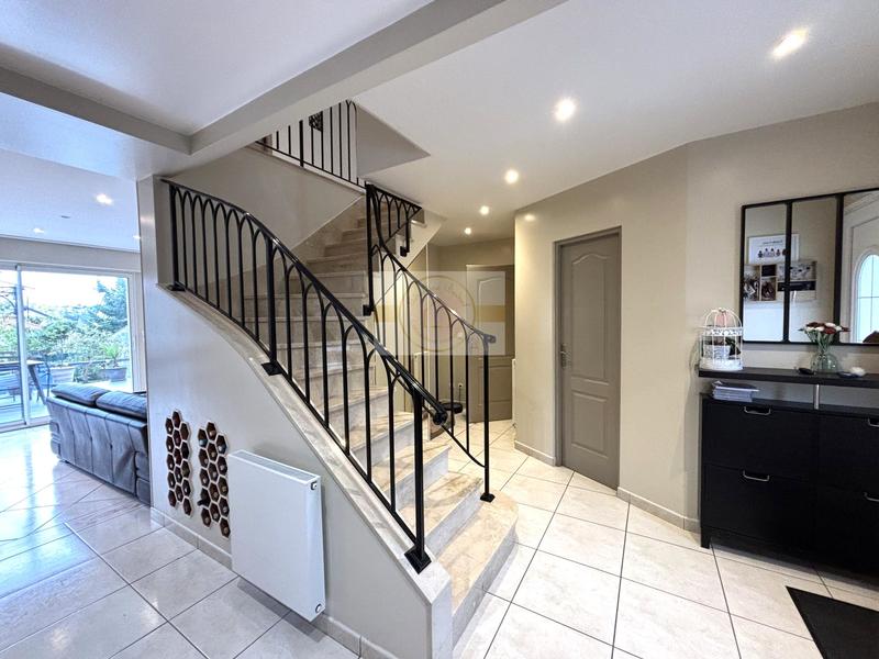 Maison traditionnelle - 135 m² - 6 pièces