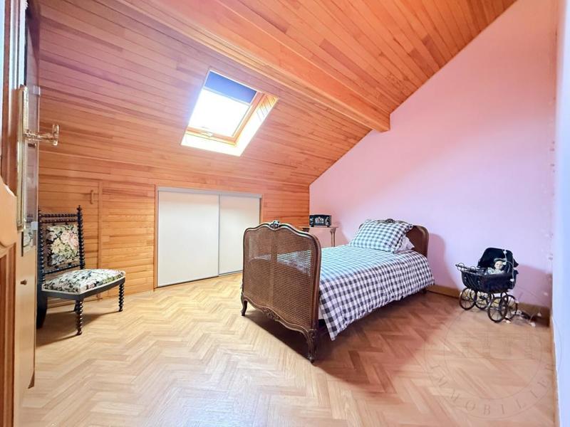 Maison traditionnelle - 282 m² - 8 pièces