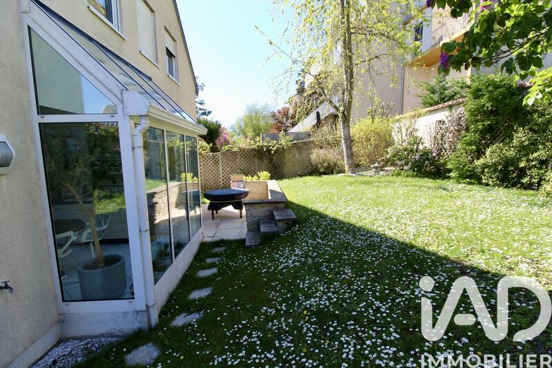 Maison - 265 m² - 6 pièces