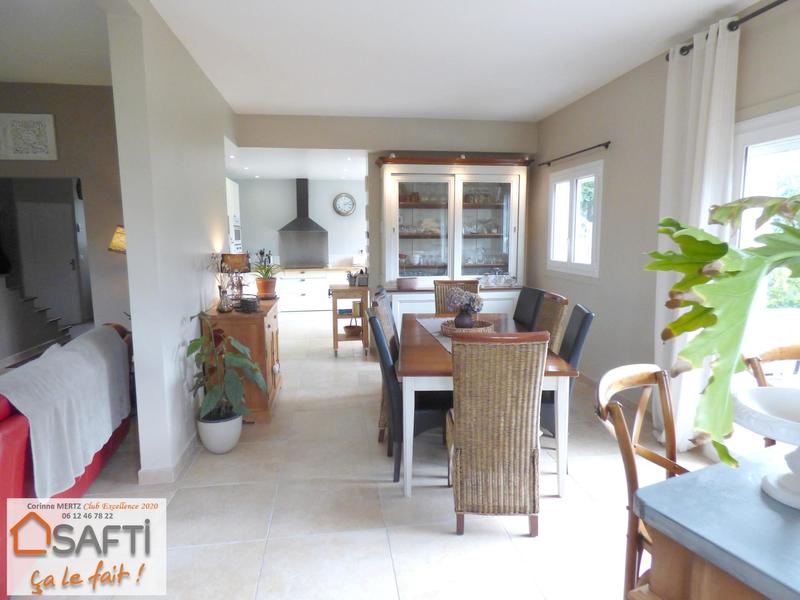 Maison - 246 m² - 8 pièces