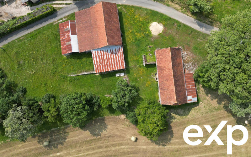 Maison - 326 m² - 3 pièces