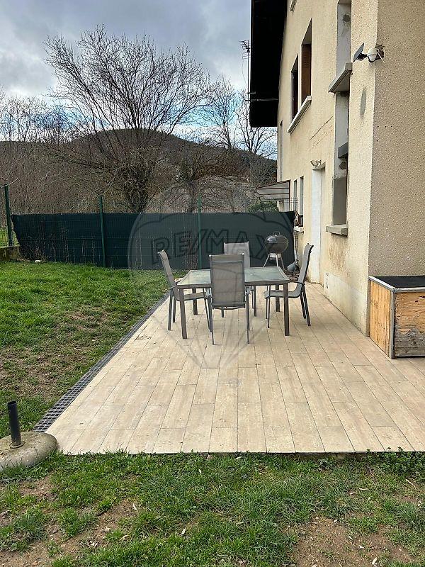 Maison - 80 m² - 5 pièces