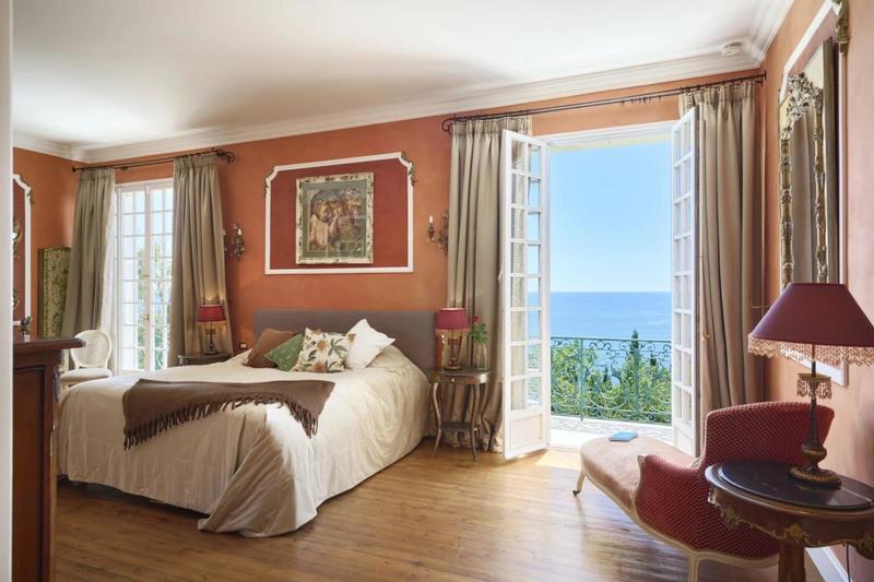 Villa - 350 m² - 7 pièces