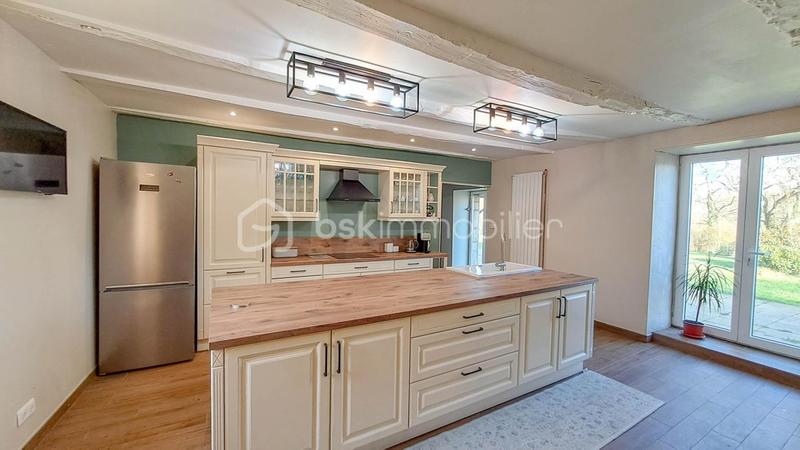 Propriété - 354 m² - 14 pièces