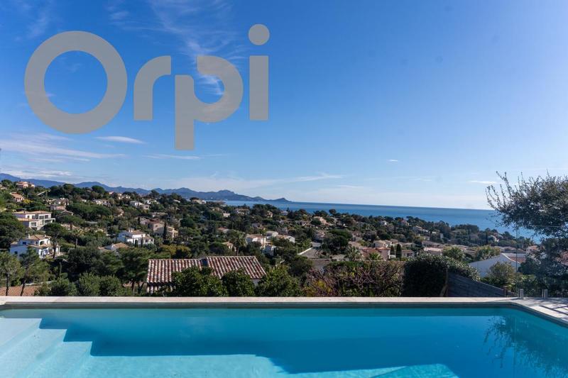 Maison - 143 m² - 5 pièces