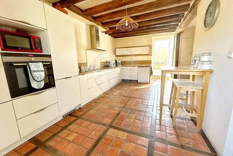 Maison - 242 m² - 6 pièces