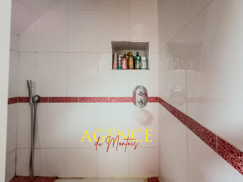 Maison - 232 m² - 7 pièces