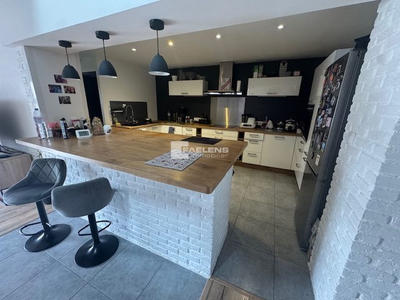 Maison traditionnelle - 166 m² - 5 pièces