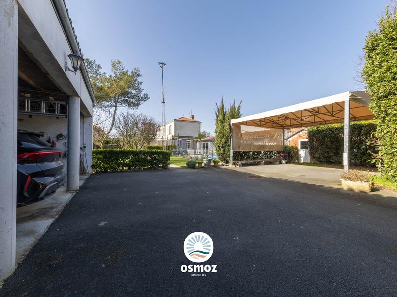 Maison - 450 m² - 14 pièces