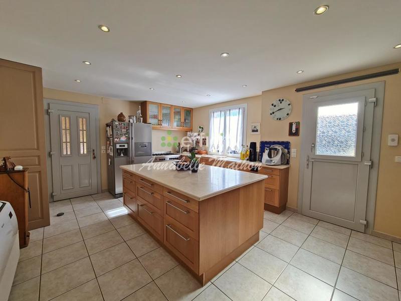 Villa - 197 m² - 6 pièces