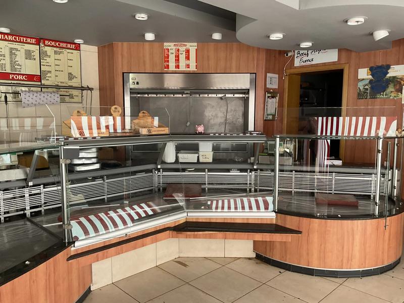 Local commercial - 150 m² - 4 pièces