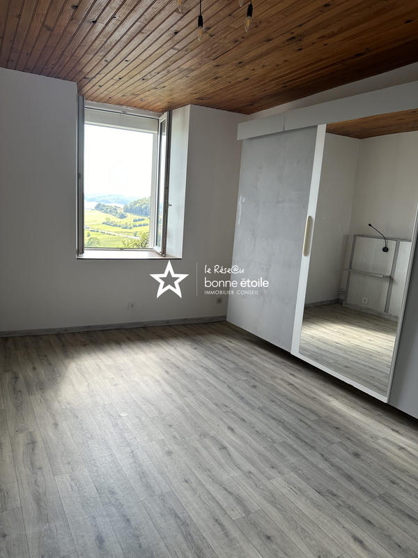 Maison - 230 m² - 10 pièces