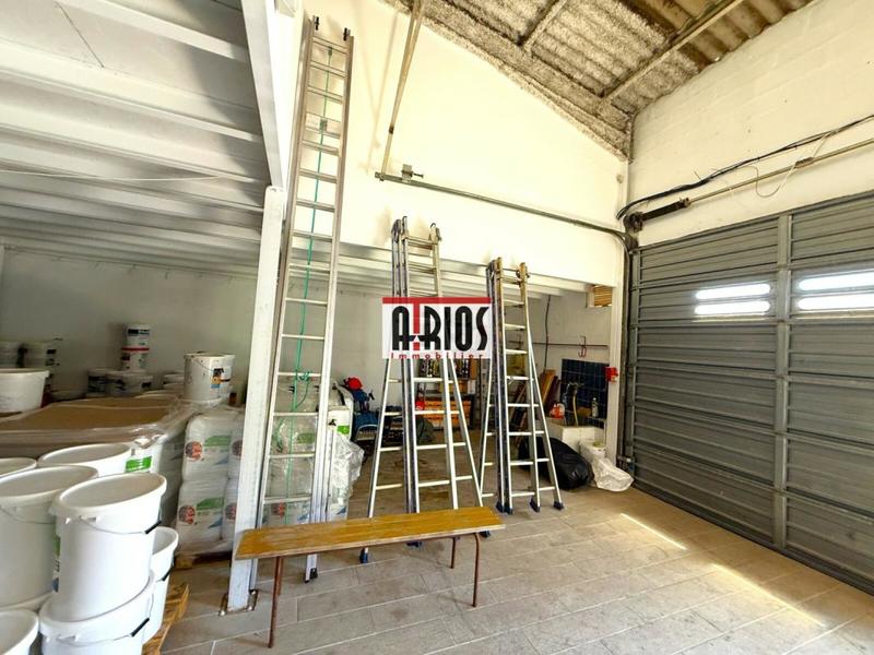 Local d'activité / Entrepôt - 285 m²