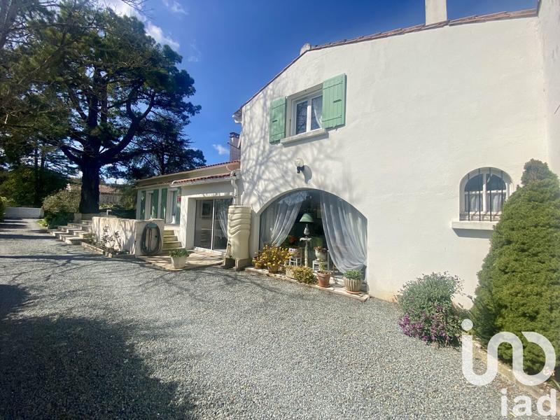 Maison - 168 m² - 6 pièces