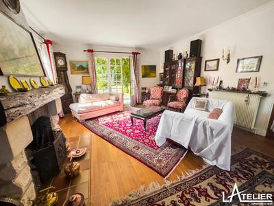 Maison - 181 m² - 7 pièces